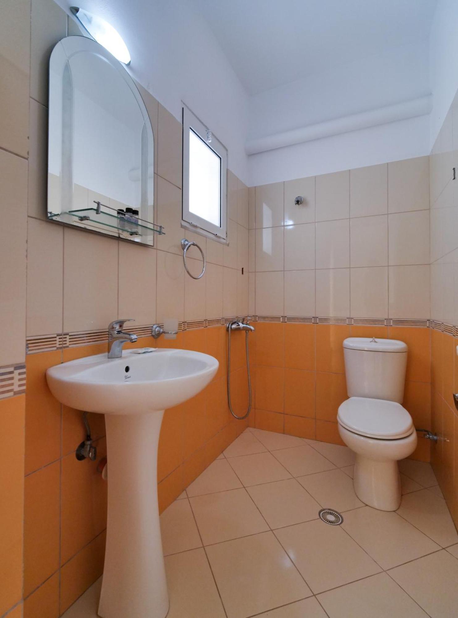 Bodini'S Rooms Himare Ngoại thất bức ảnh